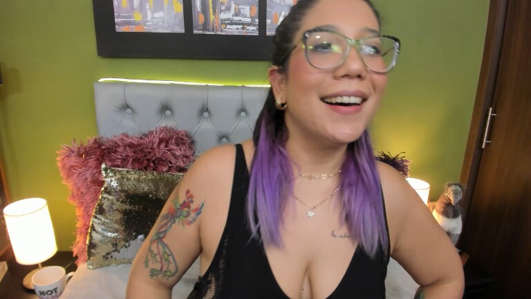 MonikaOrtiz's Streamate show and profile