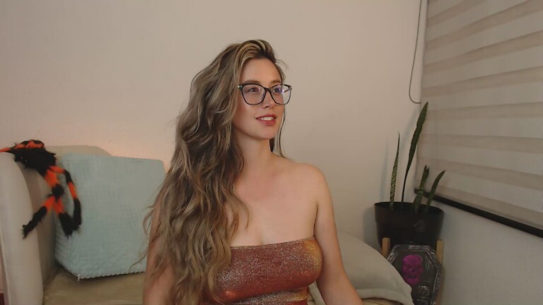 Allieemod19's Streamate show and profile