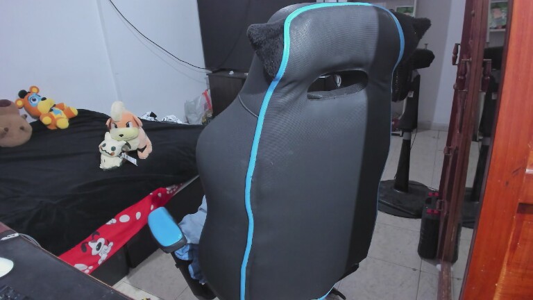 Red_Pandemonium's Streamate show and profile