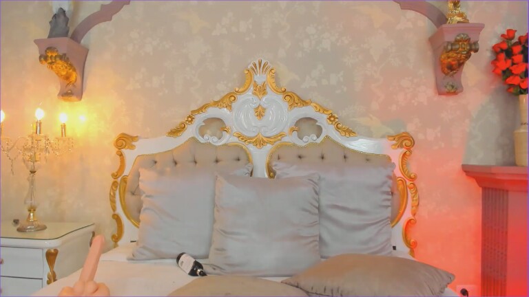 ZuzanHoll's Streamate show and profile