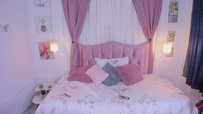 AlaraRose's Streamate show and profile