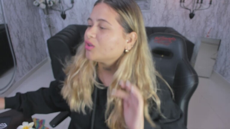 Ela_Curvy's Streamate show and profile