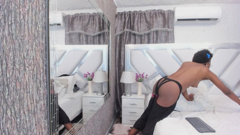 SelenaDavv's Streamate show and profile