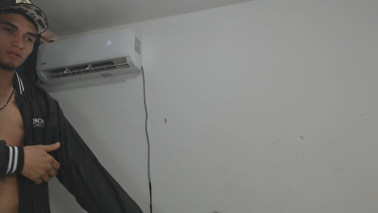 Kalifa_h's Streamate show and profile