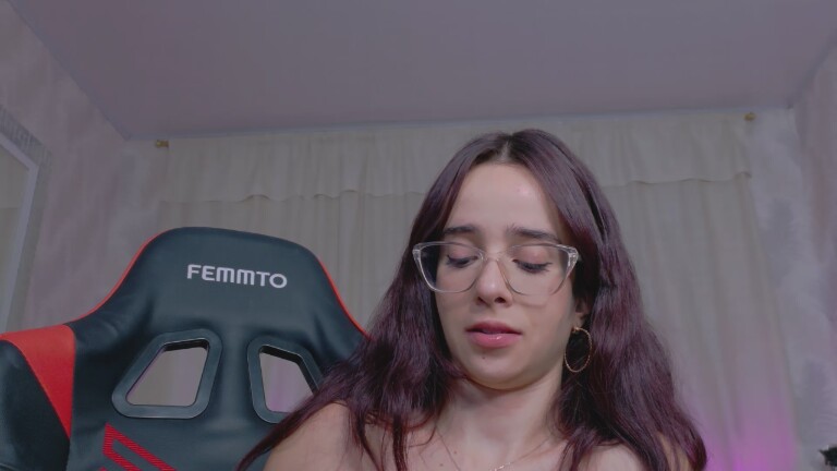 SaraMars's Streamate show and profile