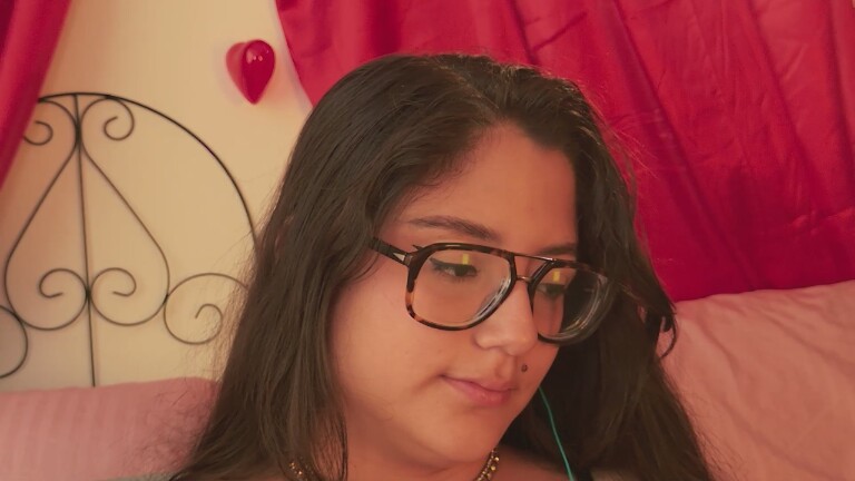 HaileyBunny_18's Streamate show and profile