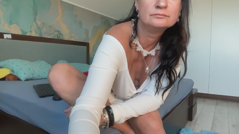 IraCherryNow's Streamate show and profile