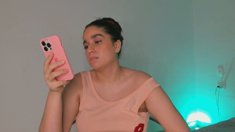 LlilyEvans's Streamate show and profile