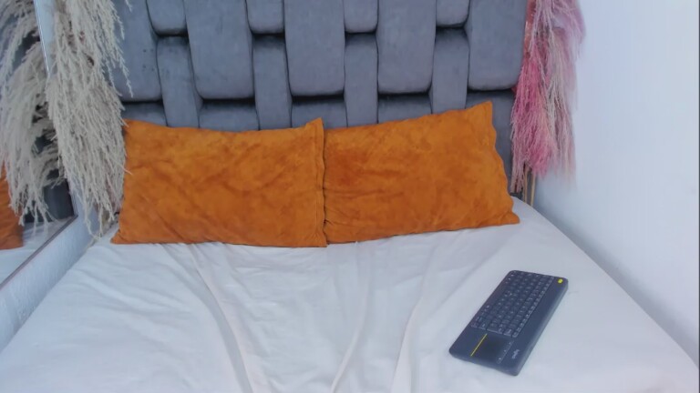 GABYHANK's Streamate show and profile