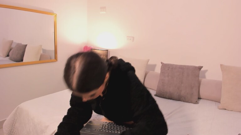 Lia_22's Streamate show and profile