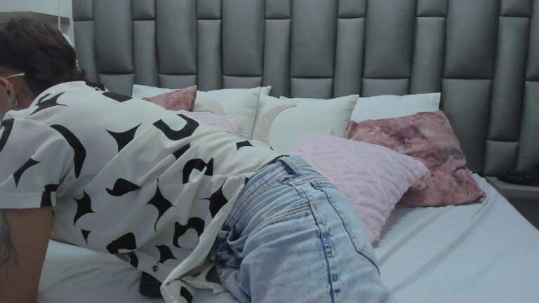 ZoeMusclee's Streamate show and profile