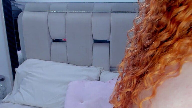 IsadiaRousso's Streamate show and profile