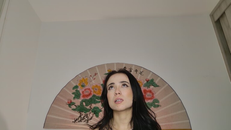 SweetSara33's Streamate show and profile