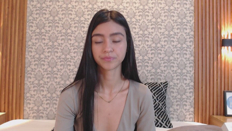 Charlotte_18's Streamate show and profile