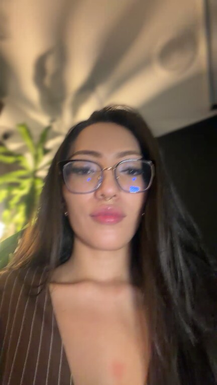 NaomiBendz's Streamate show and profile