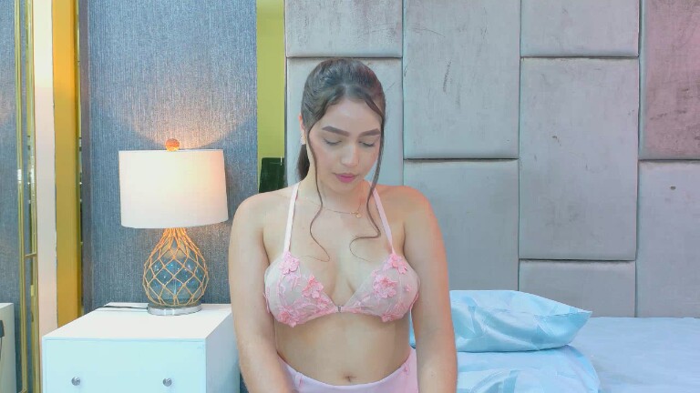 KiaraDiaz's Streamate show and profile