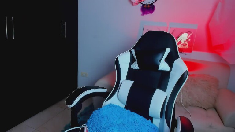 AilynRed's Streamate show and profile