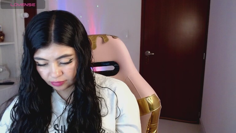 mila_paris's Streamate show and profile