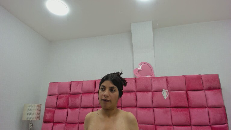 Chery_Desire's Streamate show and profile