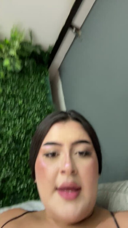 Violeta_Maddox's Streamate show and profile