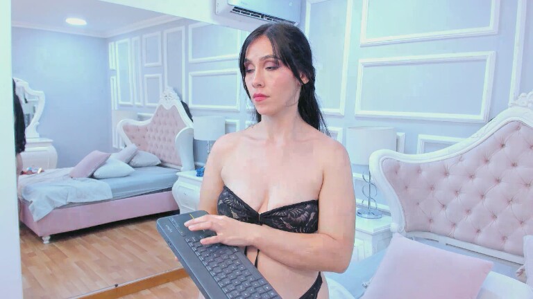 NatashaOlivaress's Streamate show and profile