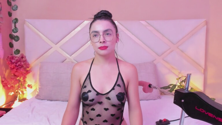 SaraSstonee's Streamate show and profile