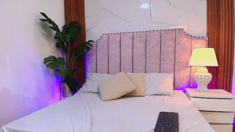 Shofi_606's Streamate show and profile