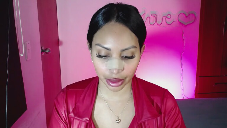 LATINA_BIG_CLITXXX's Streamate show and profile